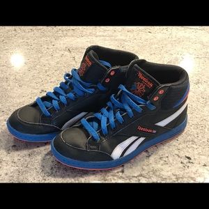 Reebok Classic women 7 , men 5.5 cool high tops